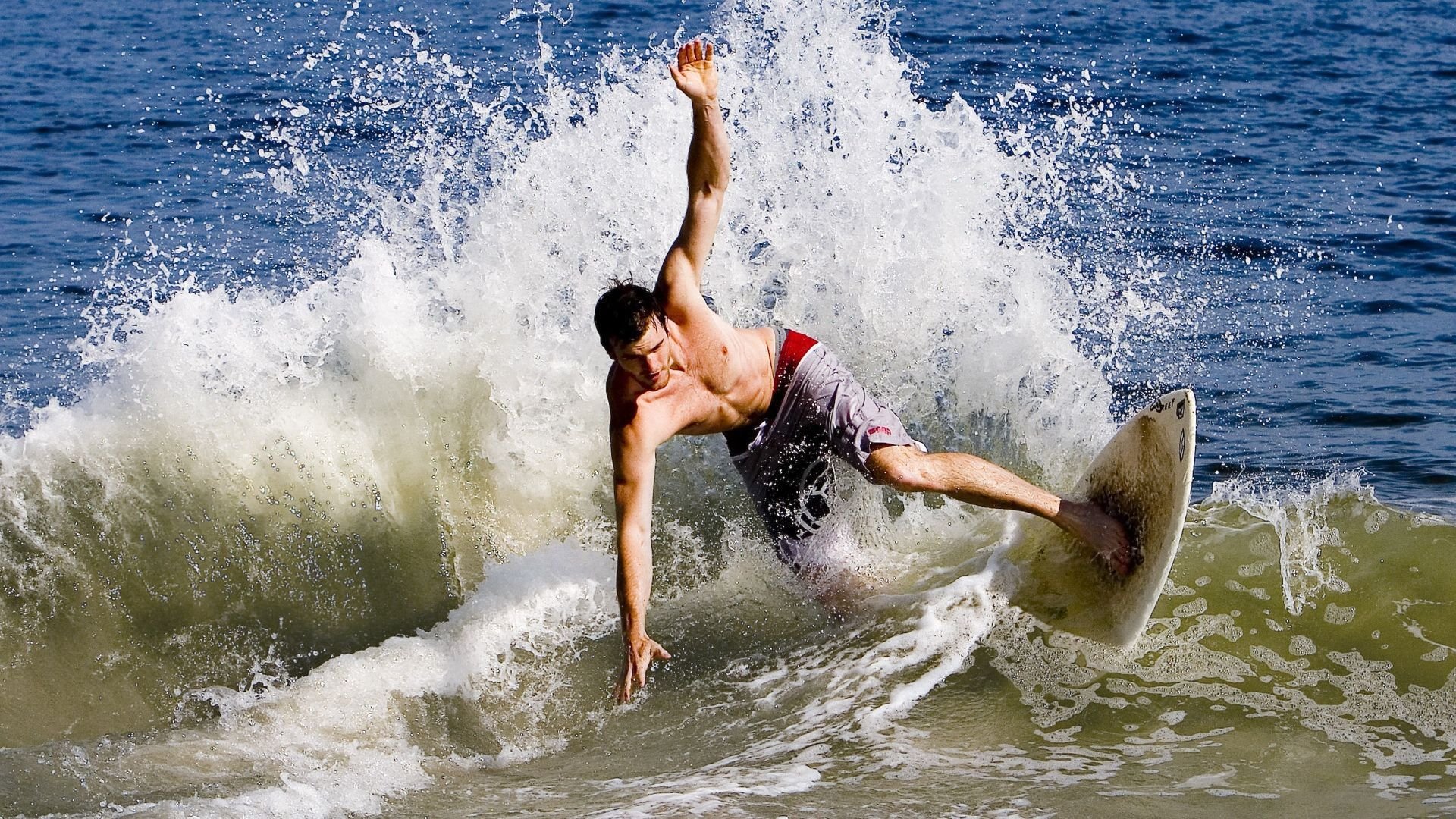 意甲激战，专家点评战术调整，意甲冲突